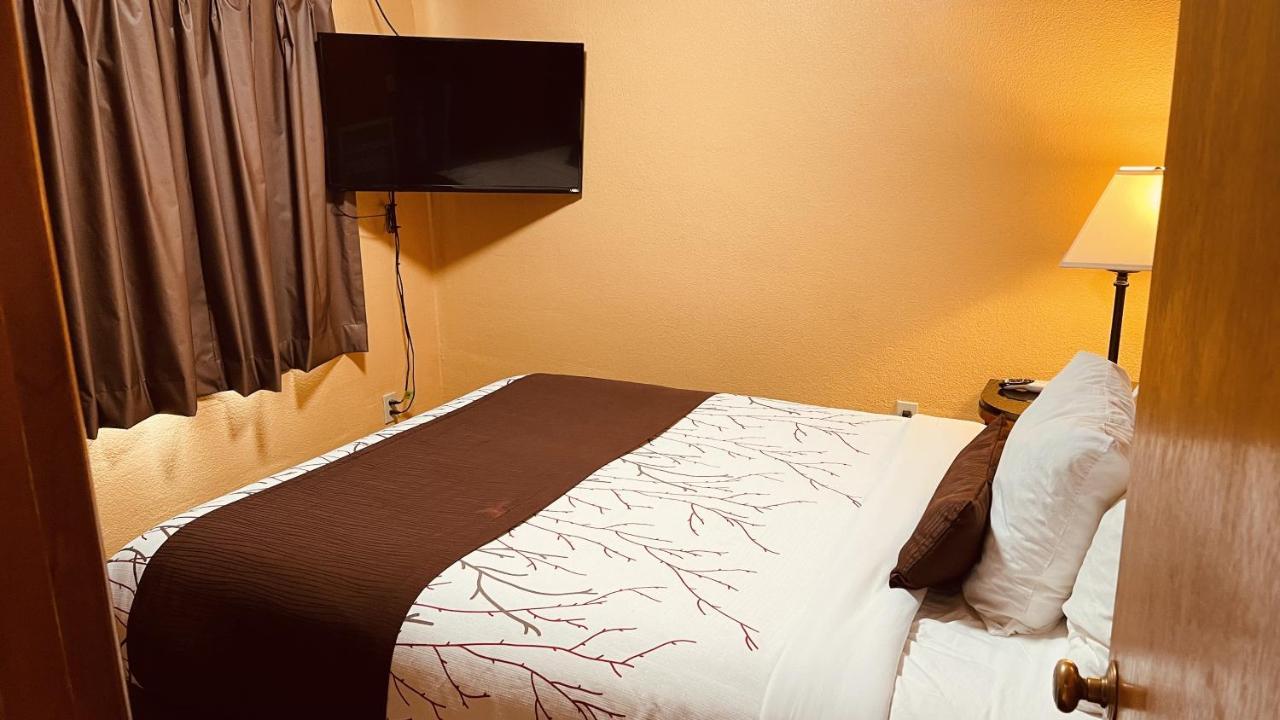 Apple Inn Motel Chelan Buitenkant foto