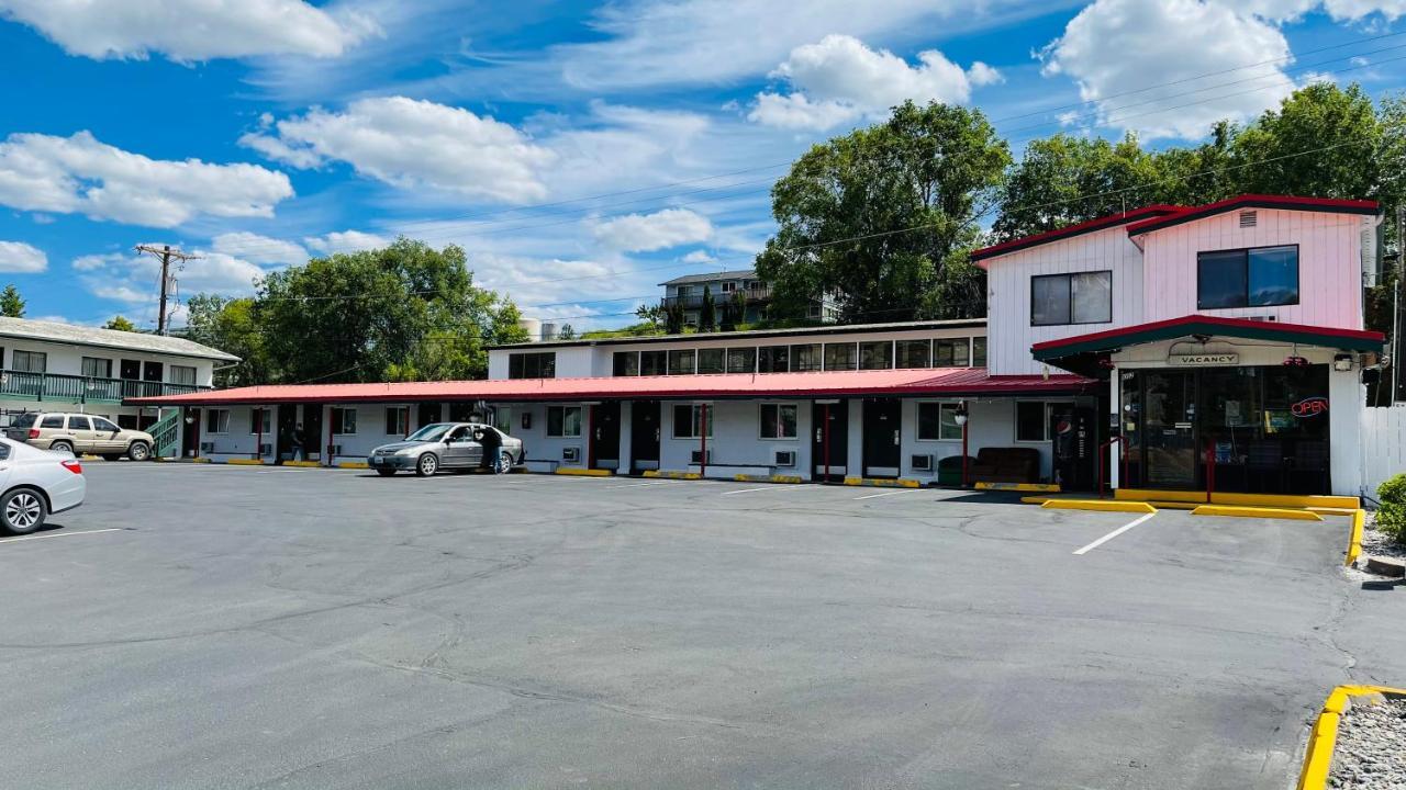 Apple Inn Motel Chelan Buitenkant foto