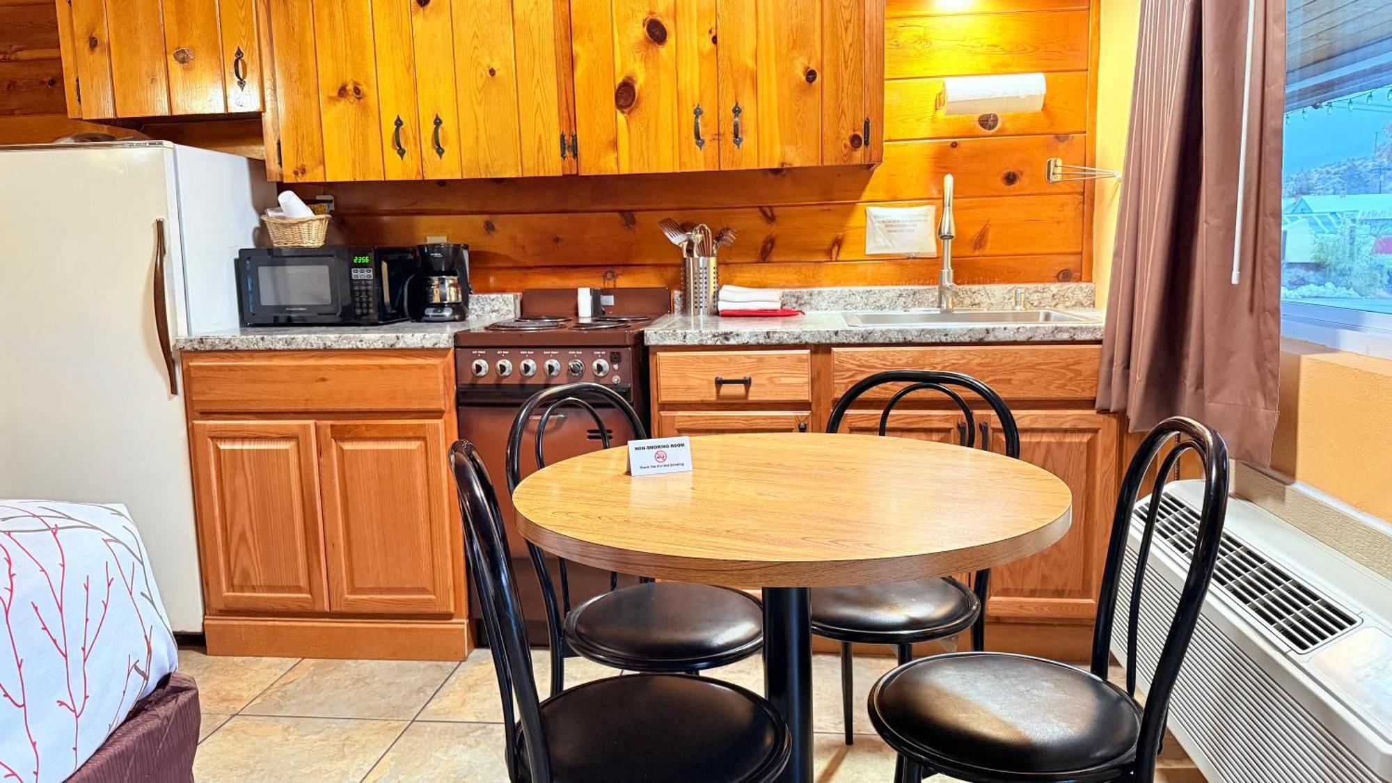 Apple Inn Motel Chelan Buitenkant foto